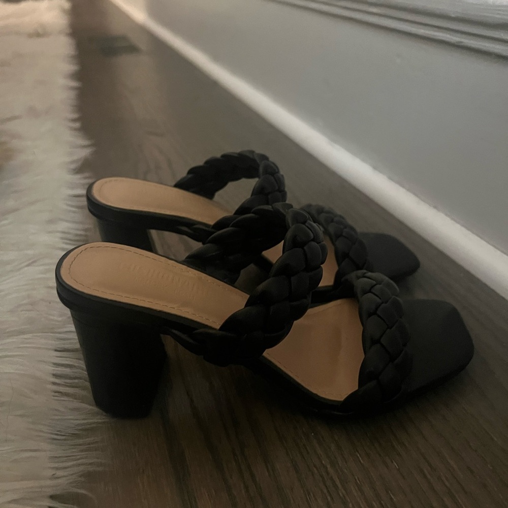 Onyx Braided Two Band Sandal - Picture 3 of 3